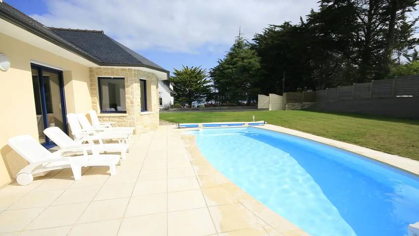 Location de vacances pour 9 personnes, avec jardin et piscine à Plestin-les-Grèves - 4