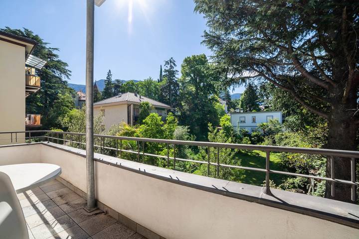 Entire apartment, Residence Hubertus Apartment 2 with Balcony & Wi-Fi in Untermais, Merano