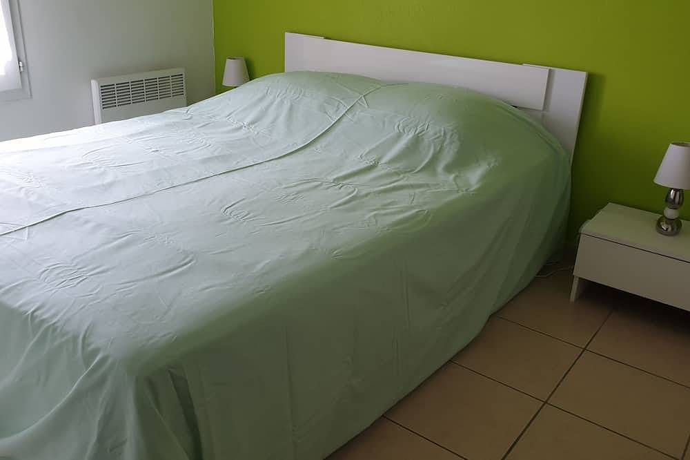 Entire apartment, Vias Village, Loc Season and Out of Season in Vias, Côte d'Améthyste