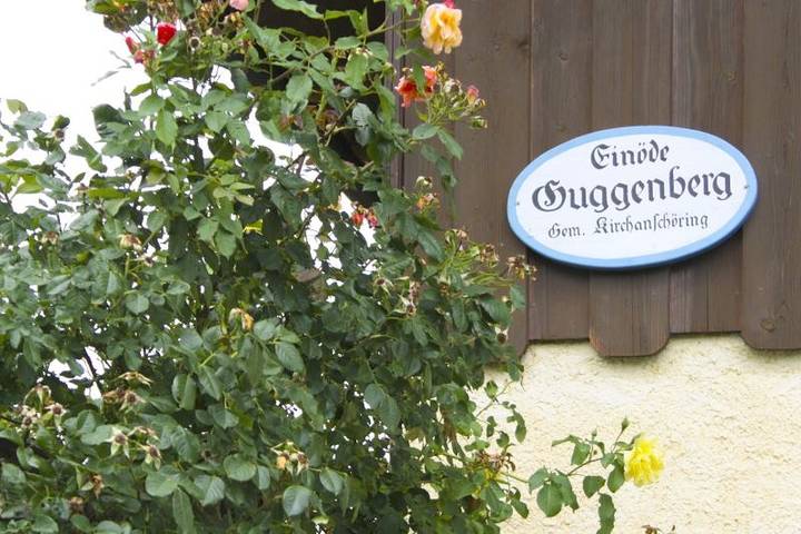 Ganze Ferienwohnung, Ferienwohnungen Reiter - Ferienwohnung Regina, 2 Schlafzimmer, 2 Duschen, 4 Betten u. Kinderbetten, 55 qm in Kirchanschöring, Rupertiwinkel