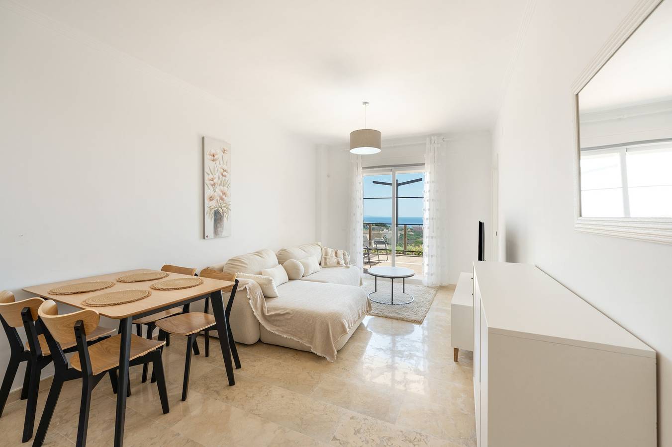 Appartamento al piano terra con 3 camere e piscina a Manilva in Manilva, Provincia di Malaga