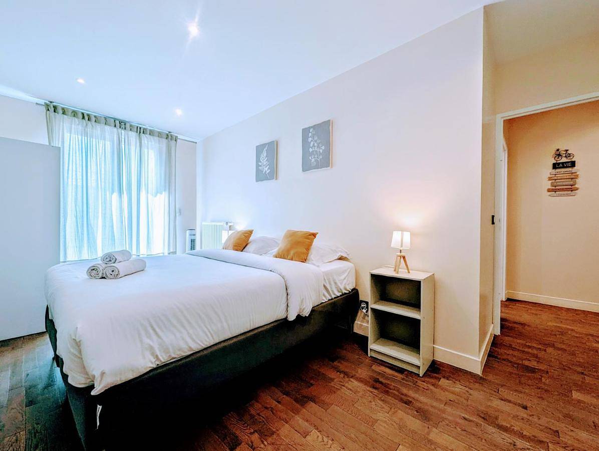 Appartement entier, Chic and spacious apart with parking and garden in Clamart, Hauts-de-Seine