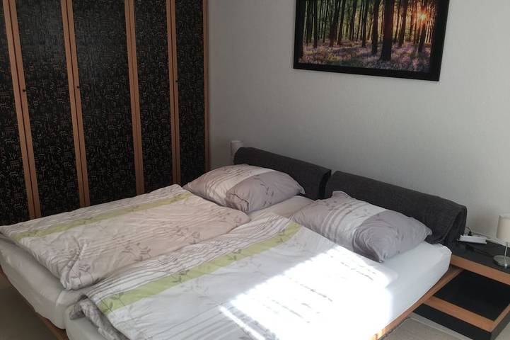 Entire apartment, Modern, quiet apartment in the countryside - in 30 minutes by train to Messe Frankfurt in Friedrichsdorf, Hochtaunuskreis