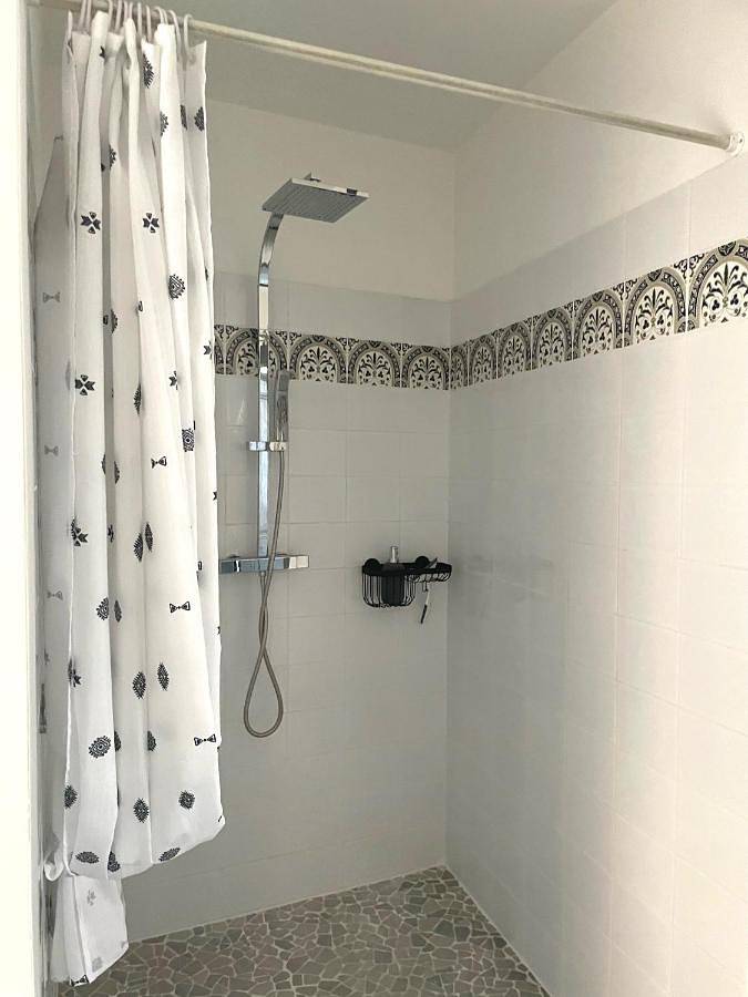 Location de vacances pour 3 personnes, avec terrasse et jardin à Javerlhac-et-la-Chapelle-Saint-Robert - 3