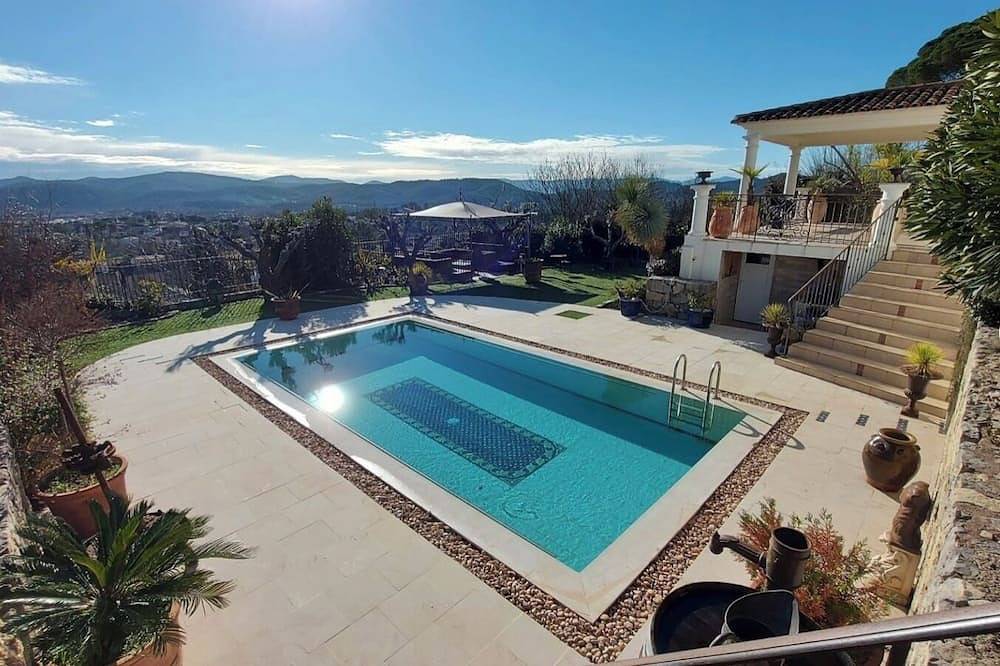 Villa with superb panoramic view on the Maures Massif in Les Arcs (Var), Draguignan Region
