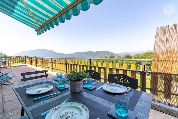 Gîte pour 4 personnes, avec terrasse à Chindrieux