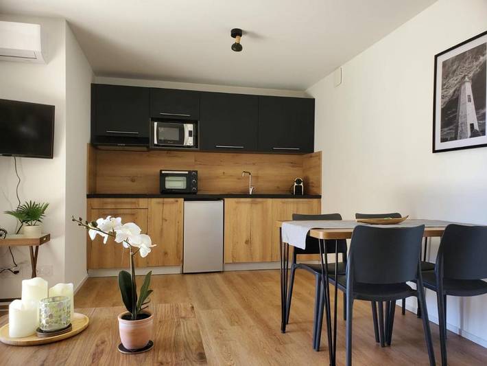 Gîte pour 4 personnes, avec vue ainsi que jardin et piscine dans Plage Cala Rossa