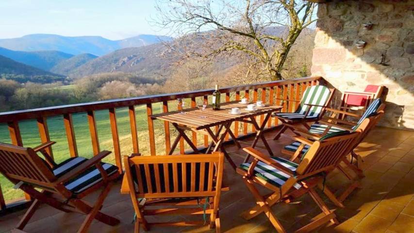Maison de campagne pour 12 personnes, avec jardin et vue, adapté aux familles à Camprodon - 2