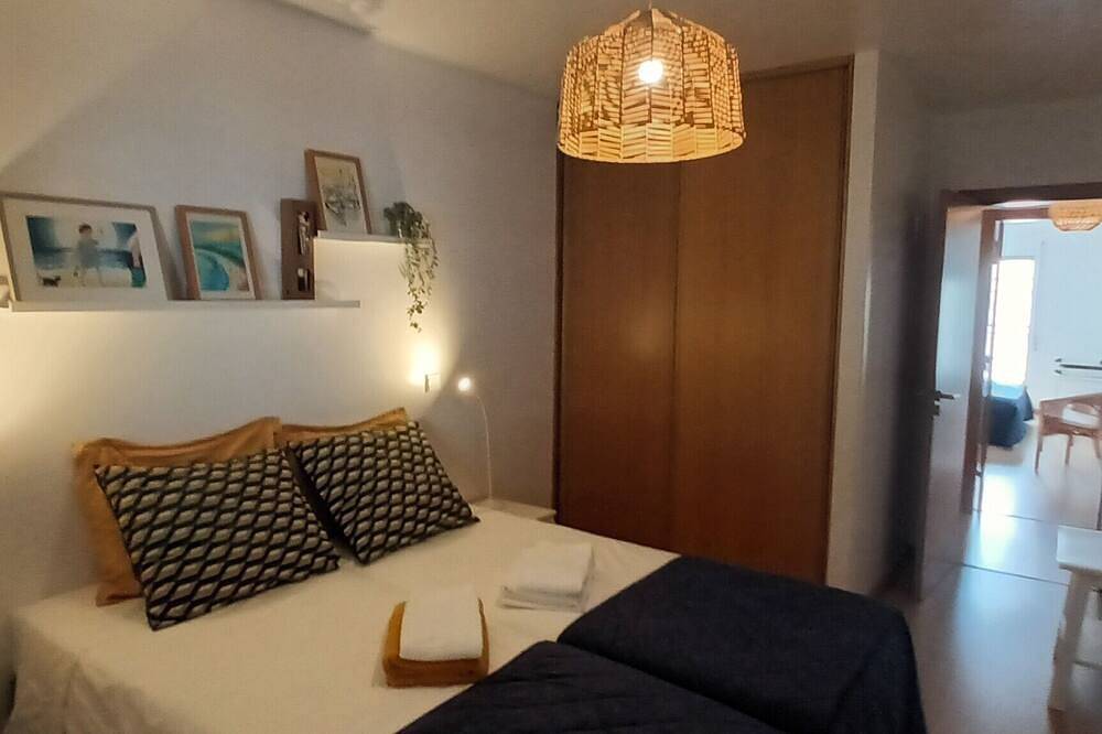 Entire apartment, In the centre of Olhão, Parking, Pool, Bbq, A/C, 3 min walk from the Pier in Olhão, Parque Natural da Ria Formosa