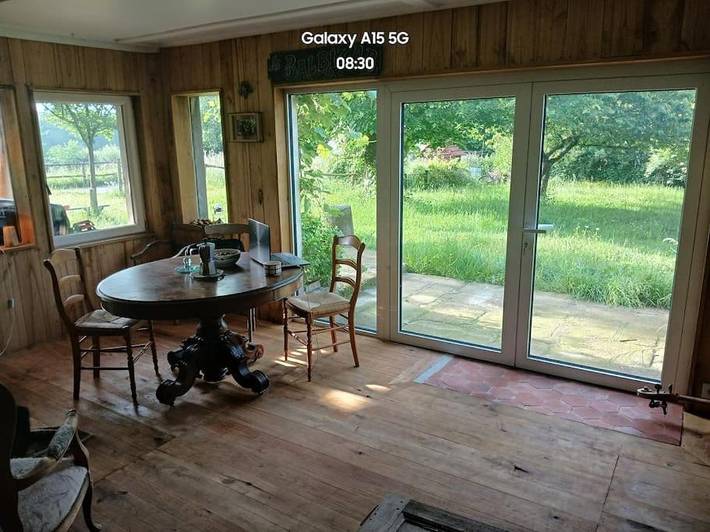 Gîte pour 4 personnes, avec jardin ainsi que vue et piscine, animaux acceptés à Thauron - 2
