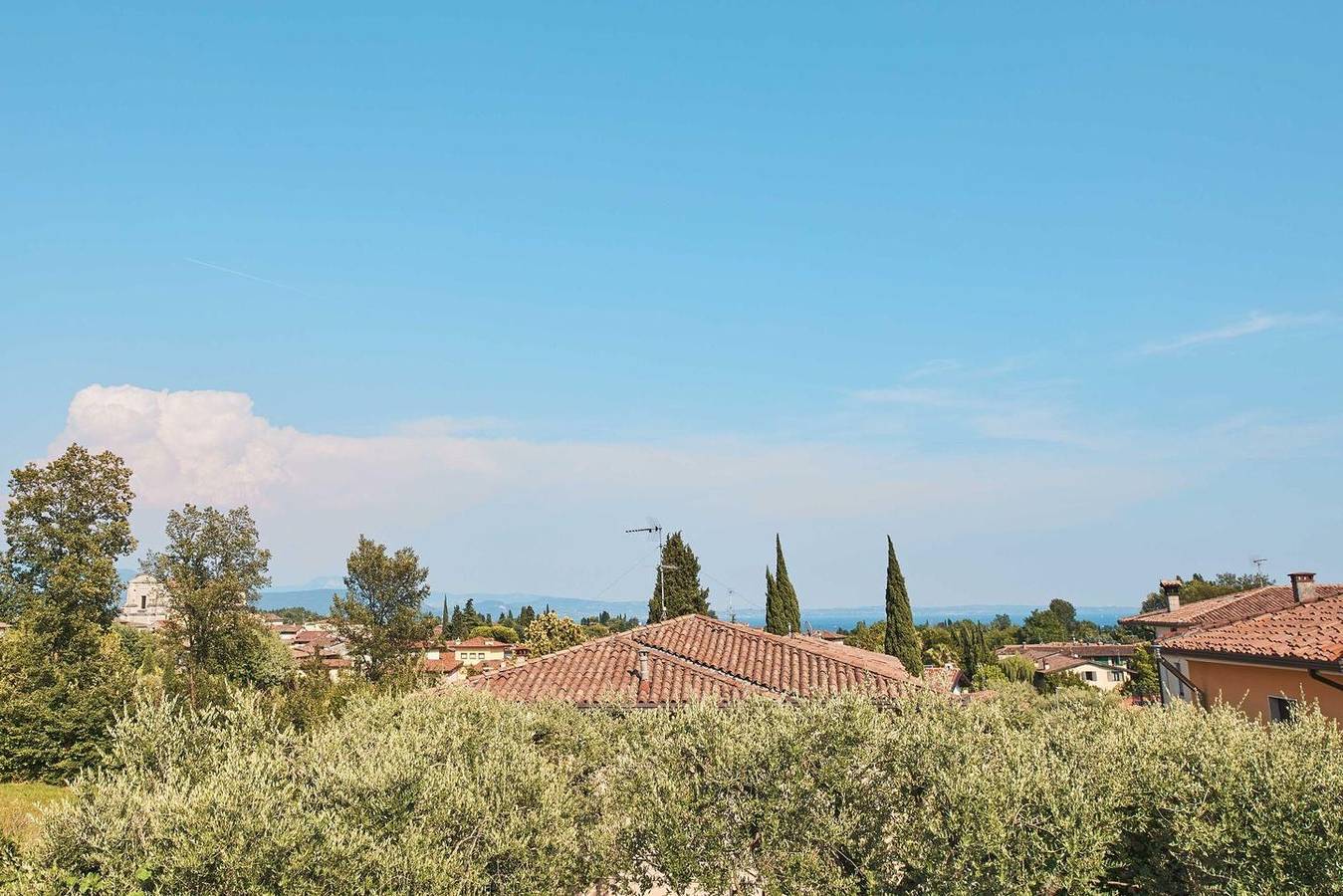 Domus Olea Holiday Home on Lake Garda in San Felice del Benaco, Garda Mountains