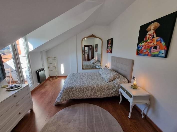 Ferienwohnung für 3 Personen, mit Balkon und Terrasse sowie Garten und Pool in Castañeda