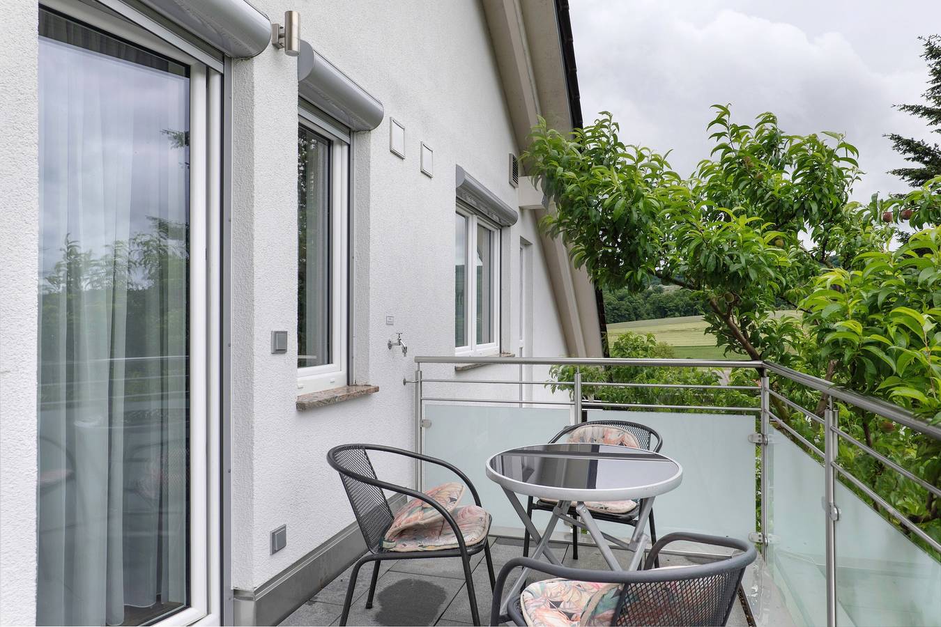 Ganze Wohnung, Ferienwohnung 'Trollinger' mit Küchenzeile, Balkon und Wi-Fi in Vaihingen an der Enz, Kraichgau