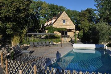 Location de vacances pour 8 personnes, avec jardin et terrasse à Coly