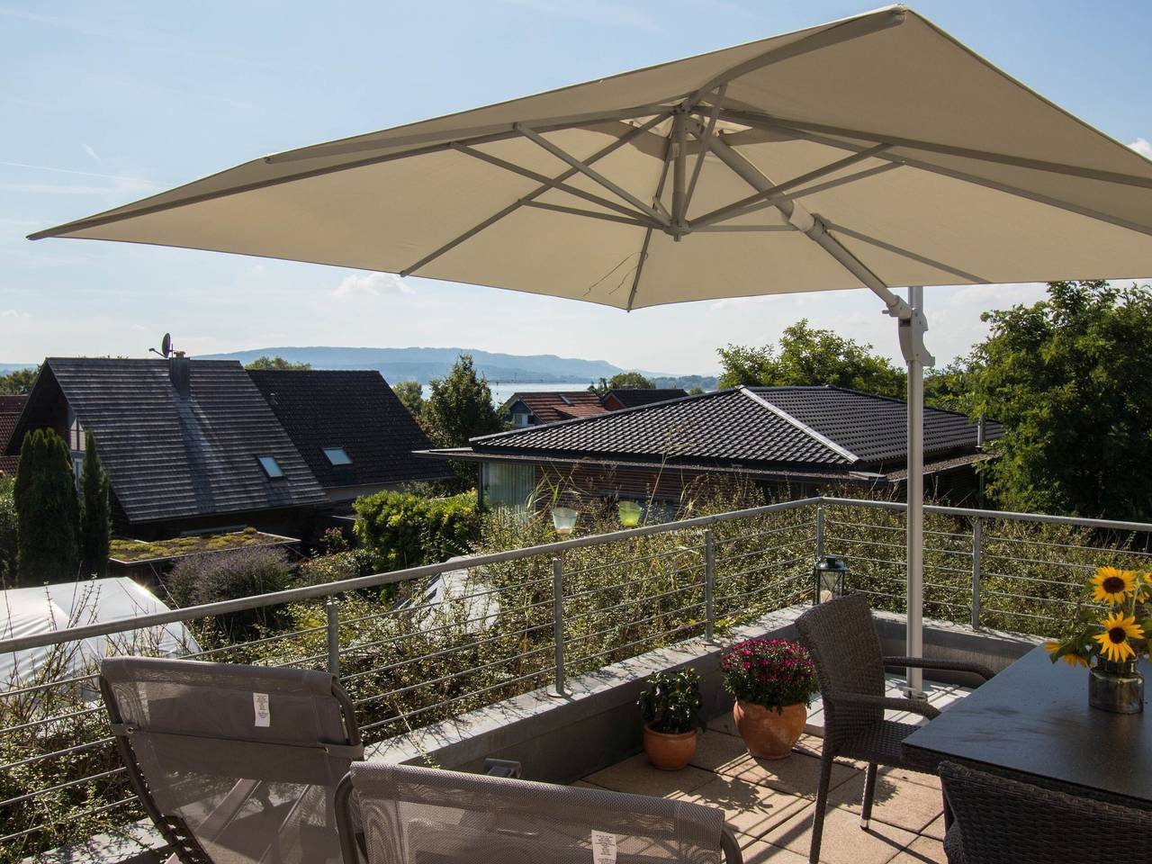 Ganze Wohnung, Ferienwohnung 'Über Der Alten Gärtnerei' mit Seeblick, Balkon und Wlan in Allensbach, Untersee