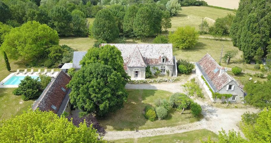 Gîte pour 20 personnes, avec piscine et terrasse