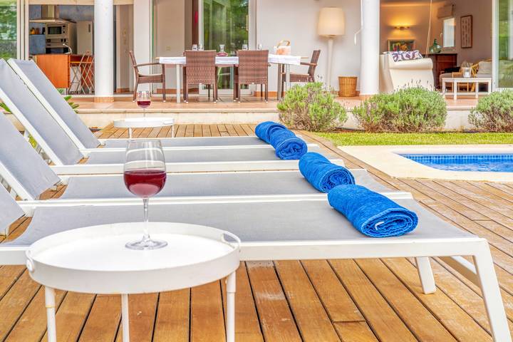 Casa de Férias "Casa Suca" com Jardim, Piscina, Terraços e Wifi; Estacionamento disponível in Santa Ponsa, Calvià