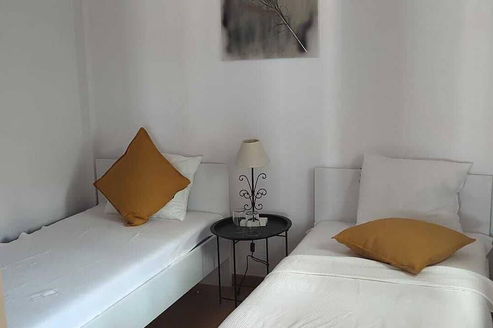 Vacation home right by the sea with a view of Gibraltar in Algeciras, Parque Natural del Estrecho