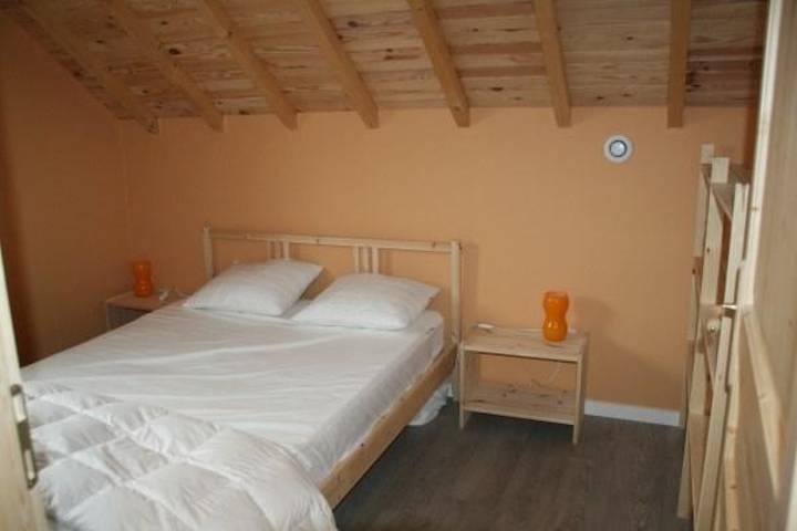 Schöne Gruppenunterkunft für 8 bis 12 Personen mit Holzofen in den Ardennen in Paliseul, Neufchâteau und Umgebung