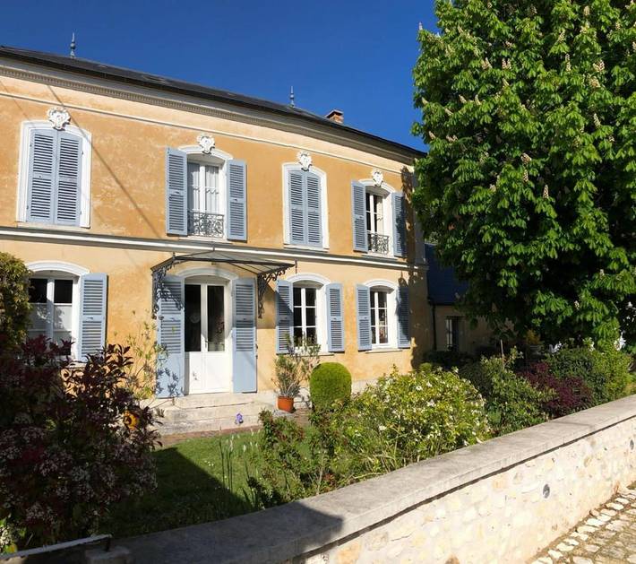 Location de vacances pour 6 personnes, avec Terrasse et Jardin à Freneuse