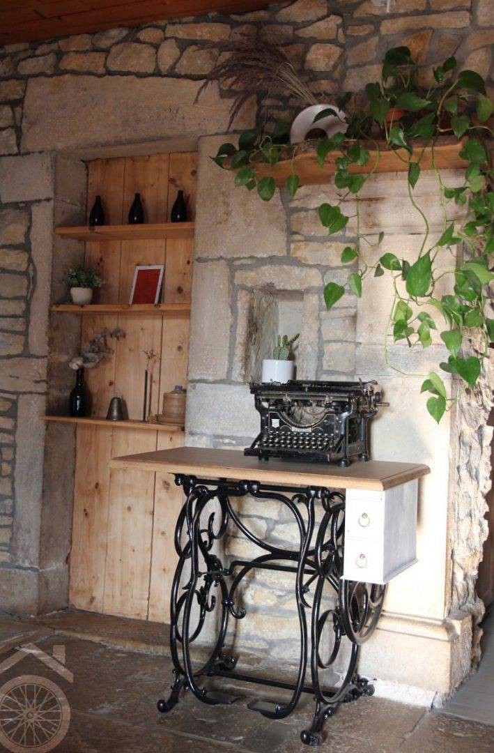 Maison d'hôtes L'hôtentique, au bord de l'Eurovelo 6 - Tricycle in Roche-lès-Clerval, Doubs