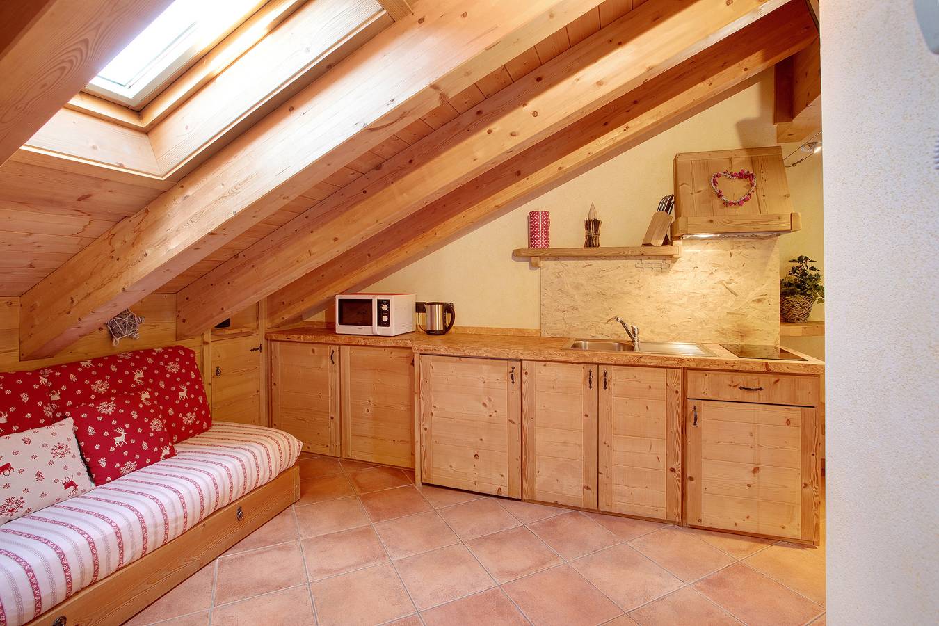 Entire studio, Apartment 'La Baitina app D' with Mountain View & Wi-Fi in Livigno, Stilfser Joch National Park