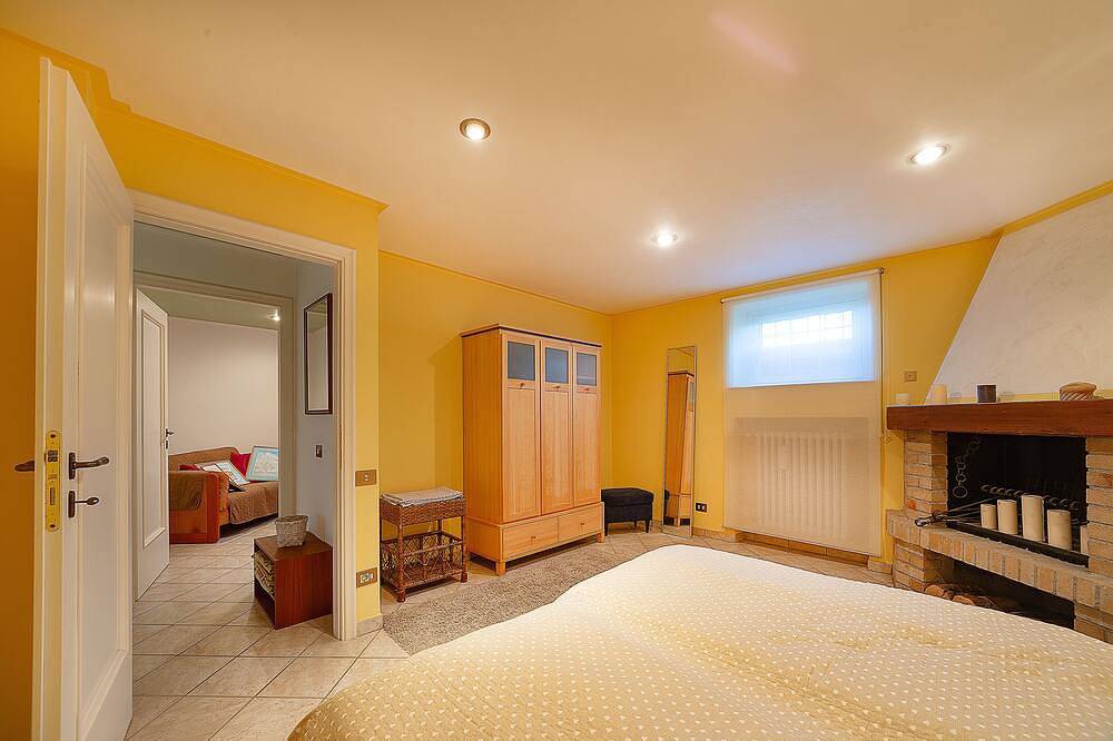 Villa Montegolo, Appartamento Graziella in Costermano, Gardasee-Berge