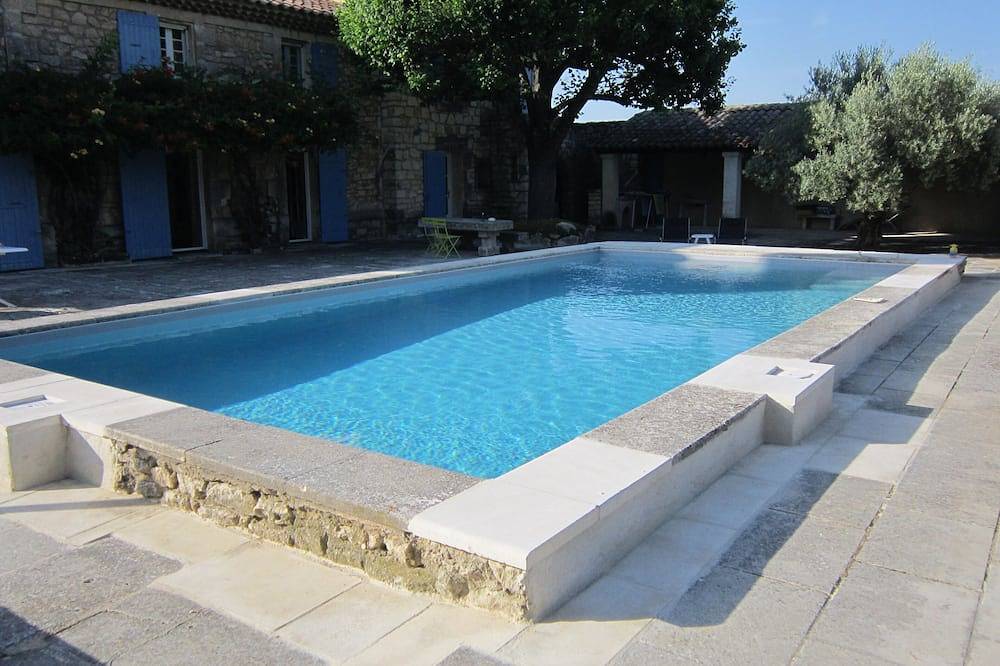 Bastide mit Sicherungs Pool und Sauna, Kapazität 7-8 Personen in Lacoste, Regionaler Naturpark Luberon