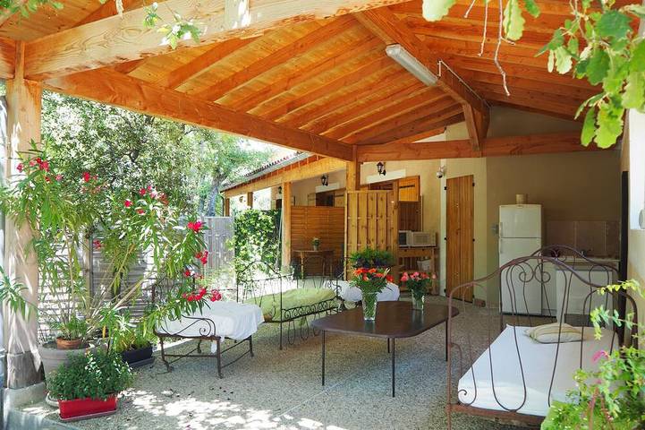 Gîte pour 4 personnes, avec jardin ainsi que piscine et terrasse - 1