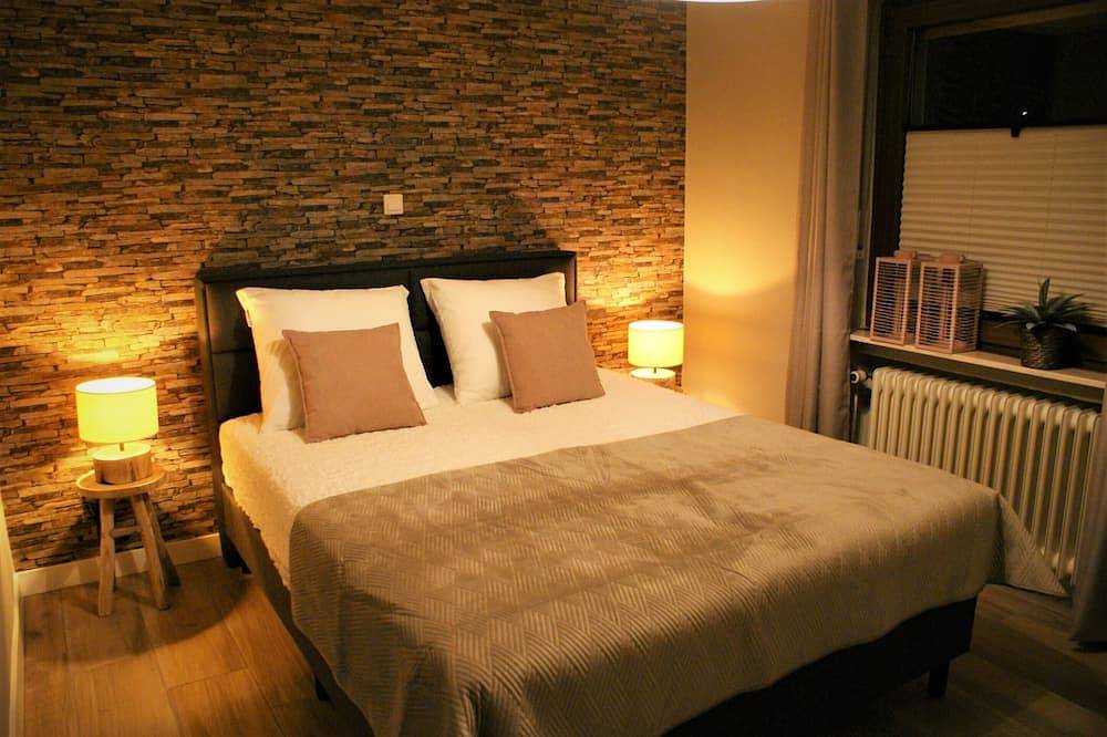 Villa Westfeld: central in the beautiful Sauerland - with jacuzzi !! in Westfeld, Schmallenberg