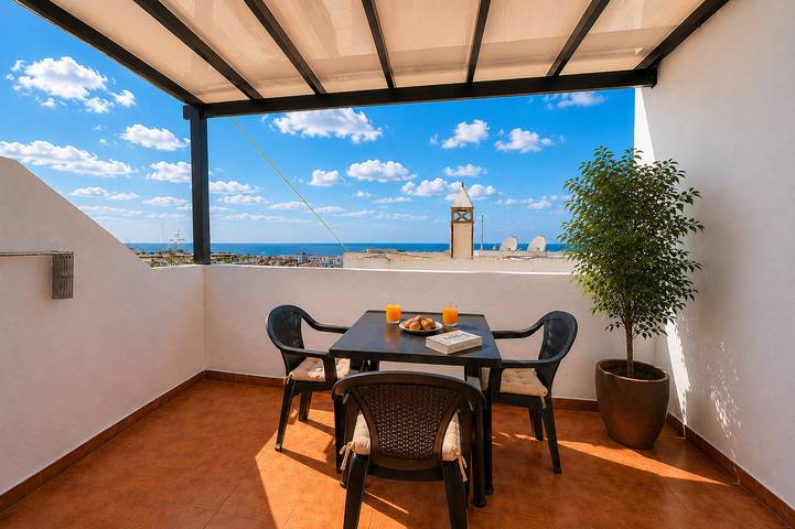Bungalow für 4 Personen, mit Meerblick und Balkon sowie Terrasse in Puerto del Carmen