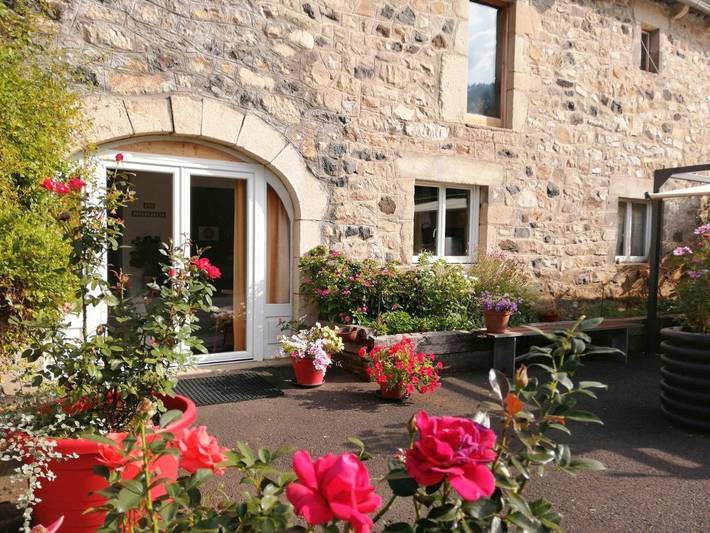 Appartement de vacances pour 2 personnes, avec Balcon ainsi que Terrasse et Jardin à Joursac