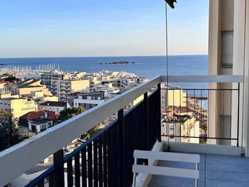 Gîte pour 4 personnes, avec balcon et vue dans Gare De Saint Raphael Valescure