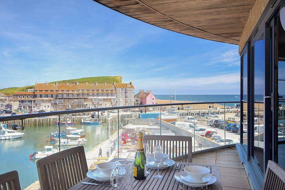 Venezuela, family friendly, country holiday cottage in West Bay in West Bay, Dorset
