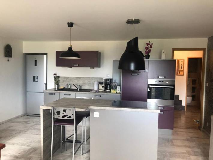 Gîte pour 4 personnes, avec vue sur le lac ainsi que vue et jardin à Eygliers