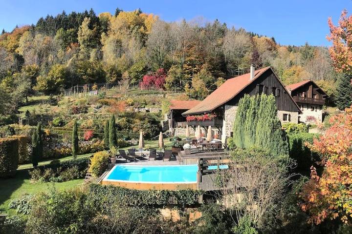 Maison de vacances pour 12 personnes, avec Jacuzzi et Terrasse ainsi que Jardin et Piscine