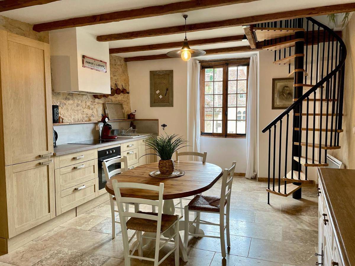 Two-Bedroom House in Le Lot, Saint-Cirq-Lapopie