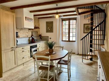 Gîte pour 6 personnes, avec terrasse et jardin à Saint-Cirq-Lapopie