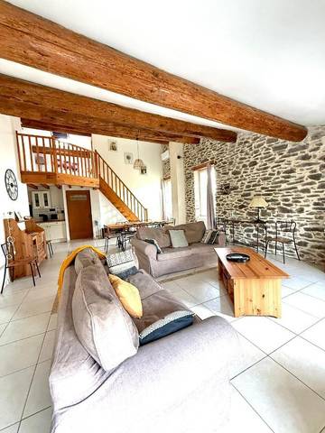 Gîte pour 8 personnes, avec piscine et jardin à Olonzac