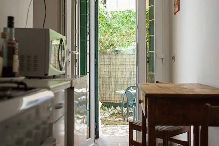 Ganze Wohnung, Schöne 1-Personen-Wohnung mit Garten in Mestre, Venedig