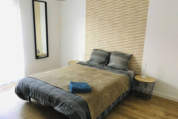 Chambre cosy en Alsace • Route des vins • Petit-déj inclus • Parking & box vélos in Issenheim, Région de Guebwiller