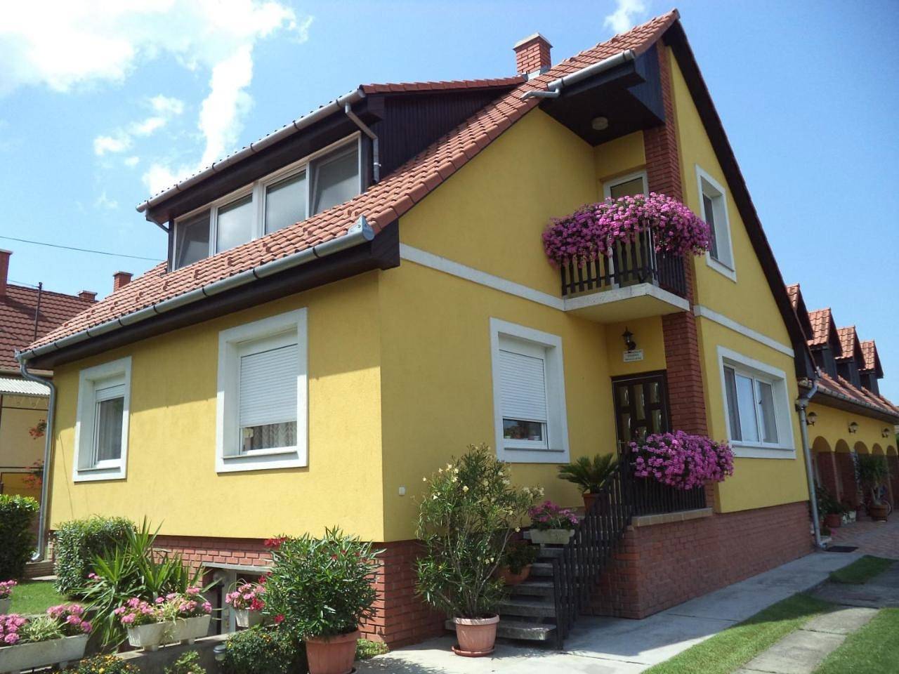 Holp Vendégház Panzió in Balatonföldvar, Plattensee Südufer
