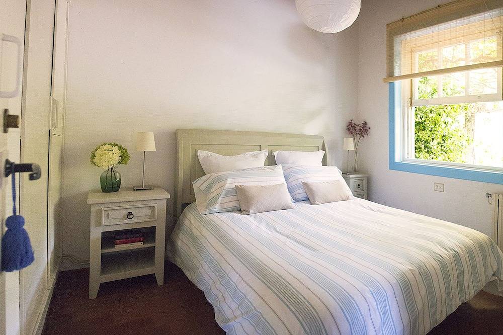 Charming House - Property with pool and 150,000 m2 of forest just for you in Bueu, Rías Baixas