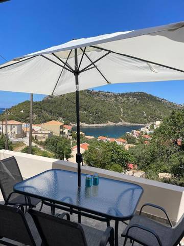 Gîte pour 2 personnes, avec terrasse dans Άσος