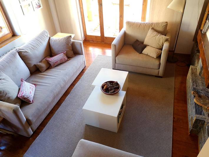 Apartamento vacacional entero, Dúplex 3 hab. Piscina, Chimenea, Vistas, Secadora y Wifi in DAS (desambiguación), Pirineo Catalan