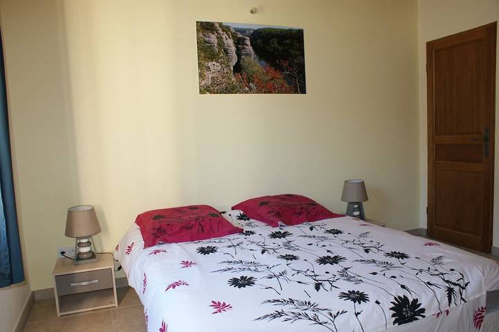 Location de vacances pour 12 personnes, avec balcon et jardin à Les Salelles - 2