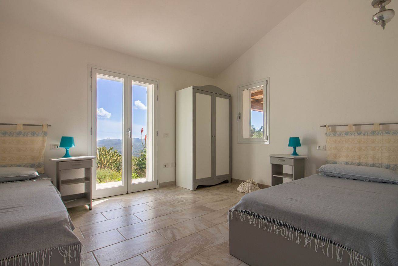 Entire apartment, Breathtaking Villa with Dependance! in Gallura