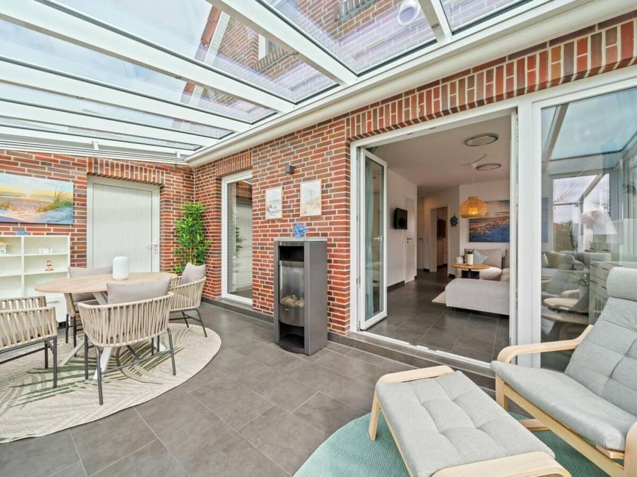 Ganze Wohnung, Ferienhaus in Timmel mit Schwimmbecken in Großefehn, Nordseeküste