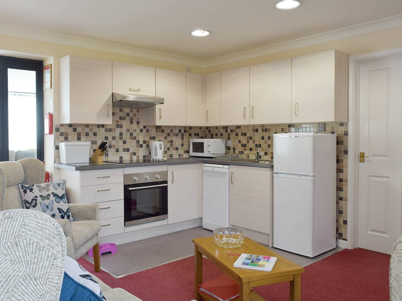 Carol's Cottage - E3043 in Suffolk