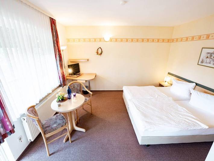 Ganze Wohnung, Landhotel Lindengarten by Belvilla-Standard Einzelzimmer in Zechow, Rheinsberg
